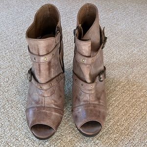Super Stylish Open Toe Ankle Boot - Color Light Brown - Size 8 1/2 (39 European)